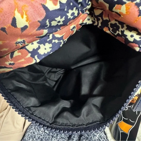 Marc Jacobs Backpack - Quilted Floral Nylon - Pink and Blue Excellent Condition - Picture 12 of 15